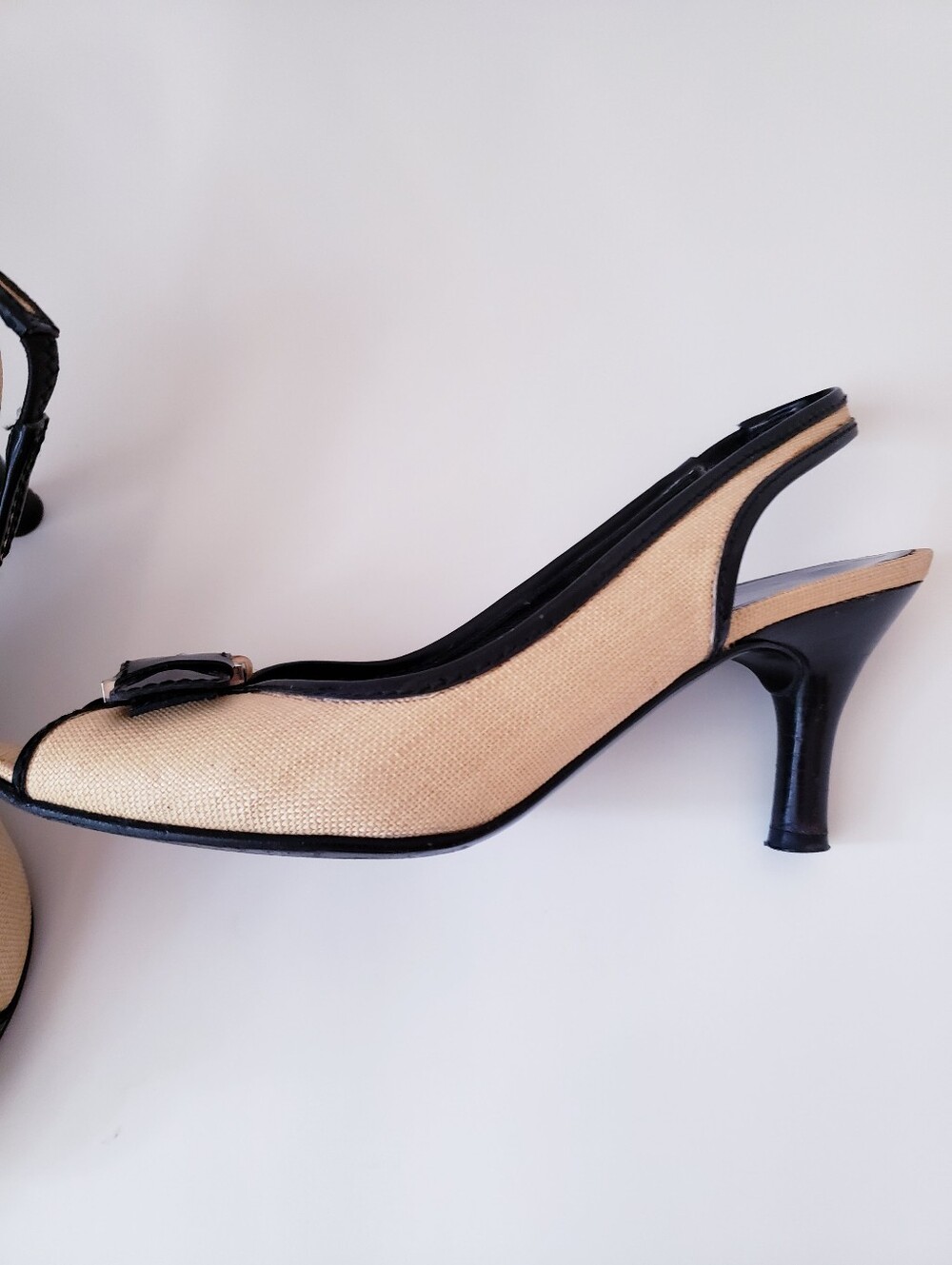 Vintage Salvatore Ferragamo light Tan And Black Slingback Peep-toe Heels - Picture 13 of 16